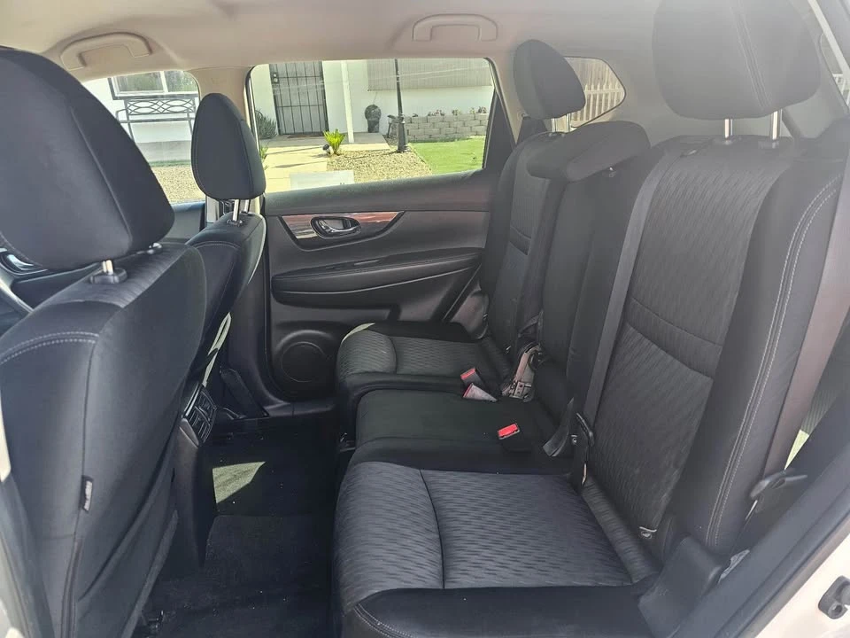 2017 Nissan Rogue - Image 2 of 14