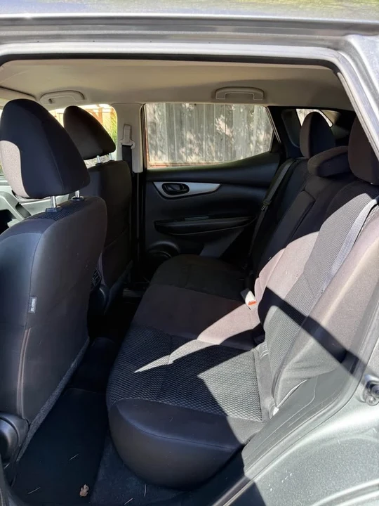 2017 Nissan Rogue - Image 10 of 11