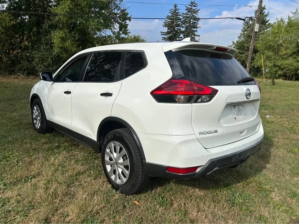 2017 Nissan Rogue - Image 4 of 13