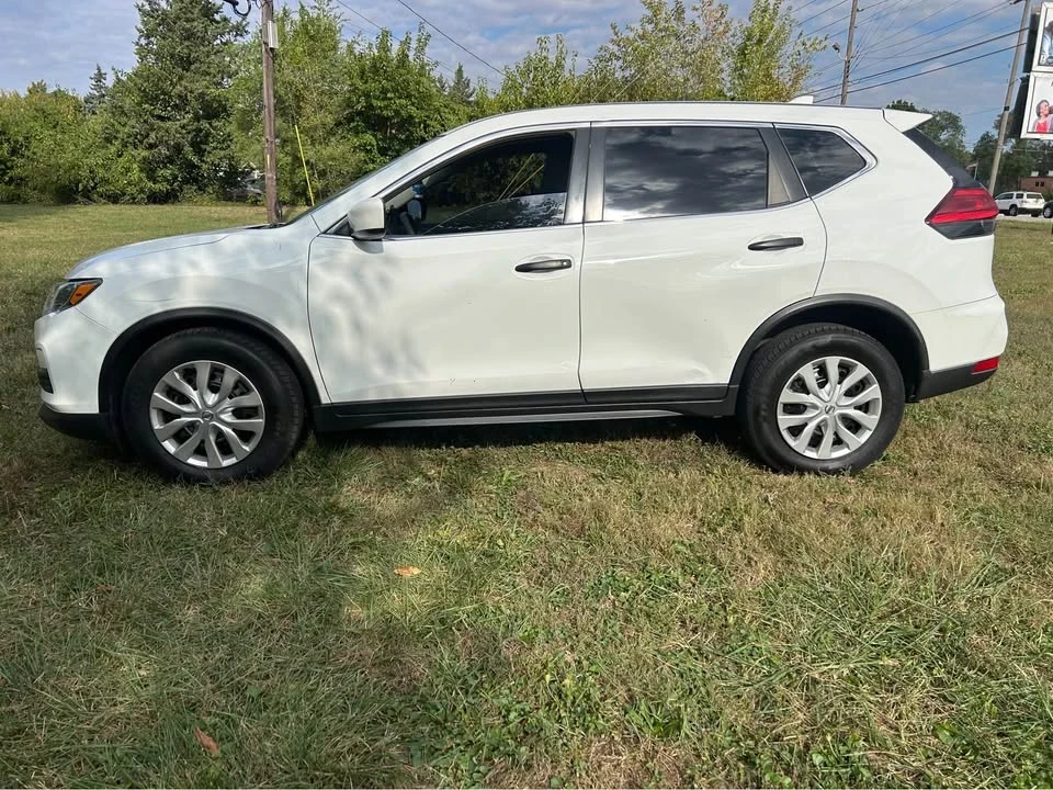 2017 Nissan Rogue - Image 3 of 13