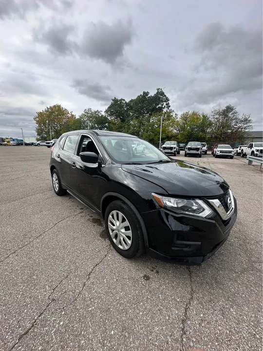 2017 Nissan Rogue - Image 2 of 7