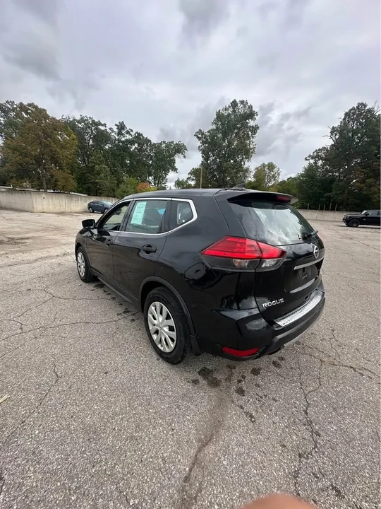 2017 Nissan Rogue - Image 4 of 7