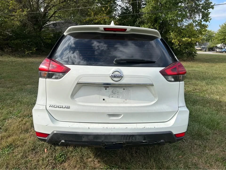 2017 Nissan Rogue - Image 5 of 13