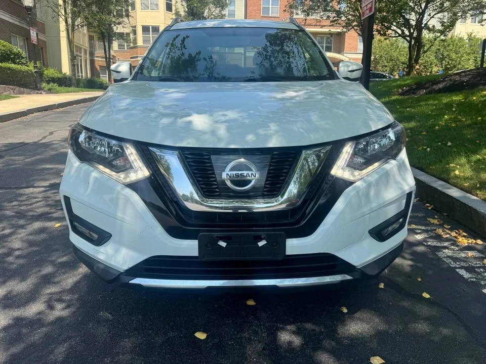 2017 Nissan Rogue - Image 4 of 20