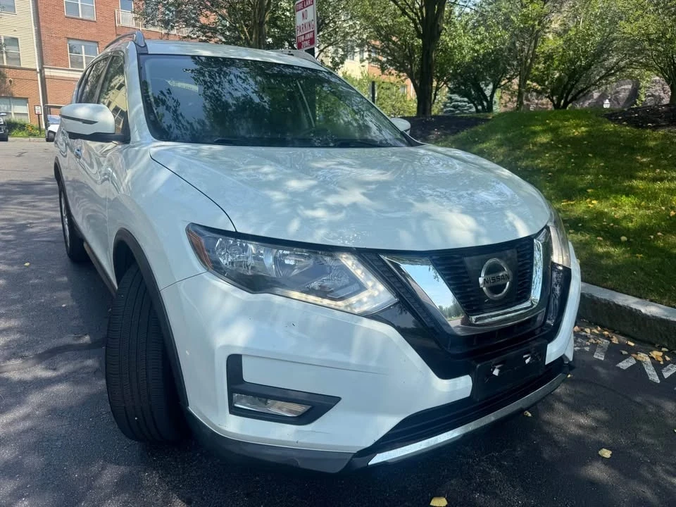 2017 Nissan Rogue - Image 9 of 20