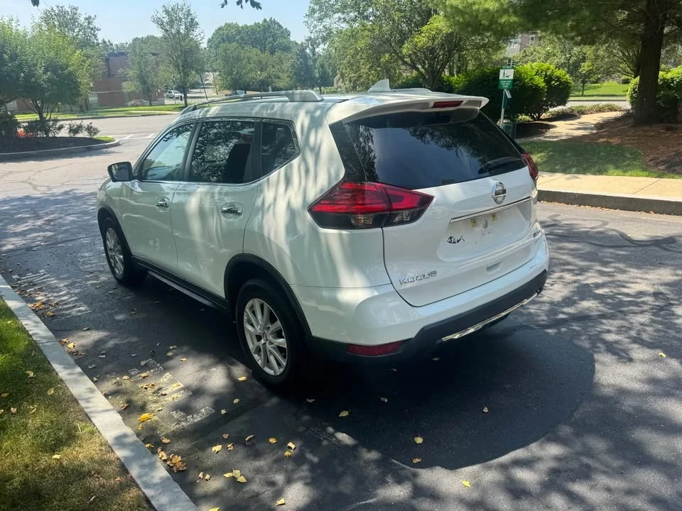 2017 Nissan Rogue - Image 7 of 20
