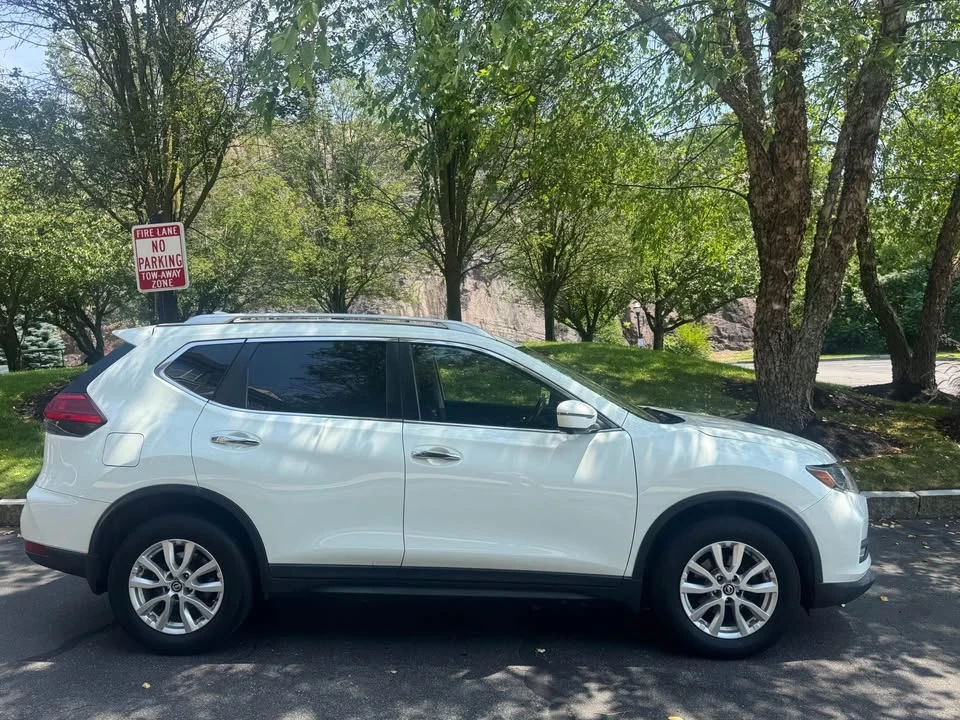 2017 Nissan Rogue - Image 5 of 20