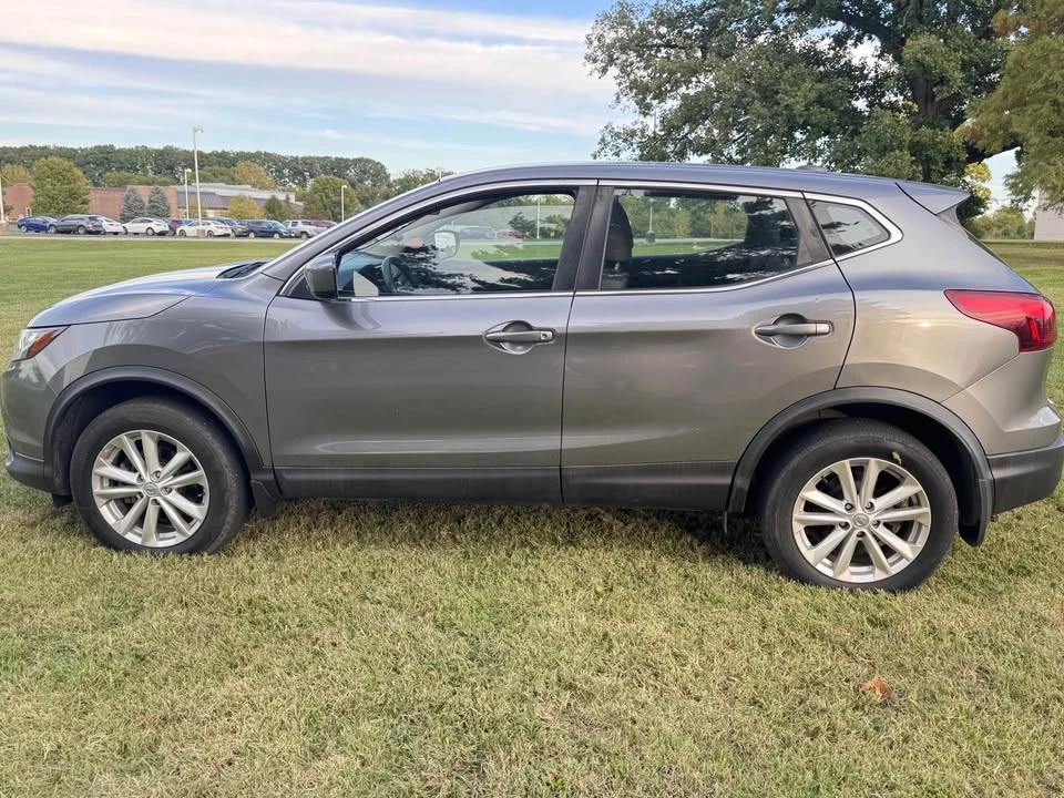 2017 Nissan Rogue - Image 13 of 13