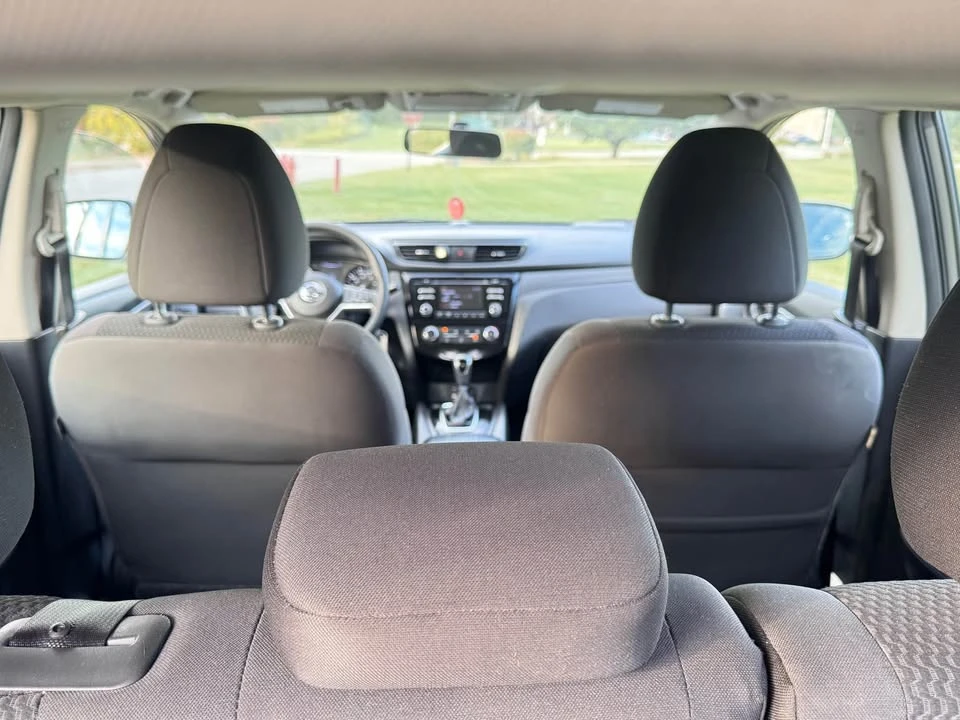 2017 Nissan Rogue - Image 9 of 13