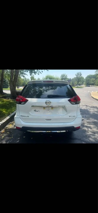2017 Nissan Rogue - Image 4 of 16