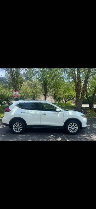 2017 Nissan Rogue - Image 6 of 16