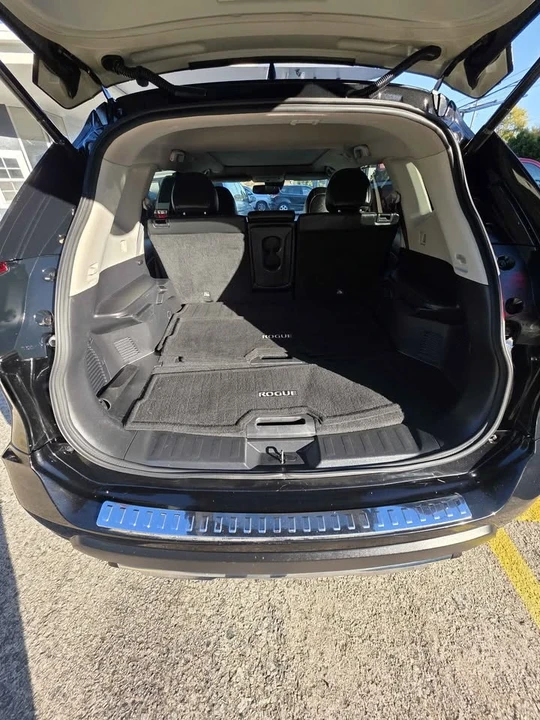 2017 Nissan Rogue - Image 16 of 19