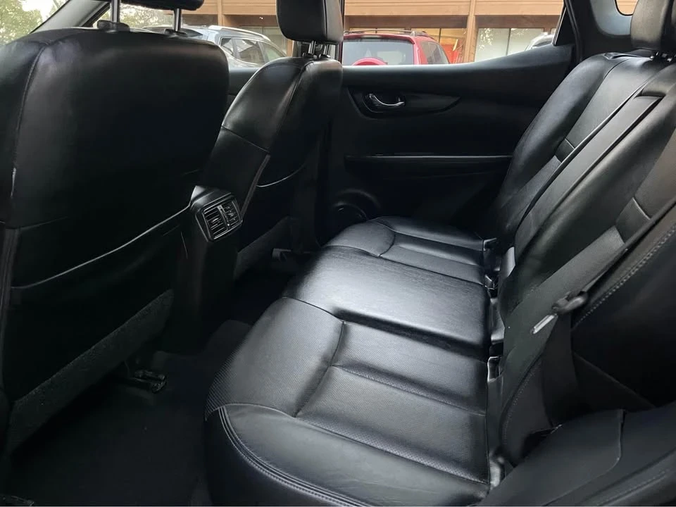 2017 Nissan Rogue - Image 5 of 19