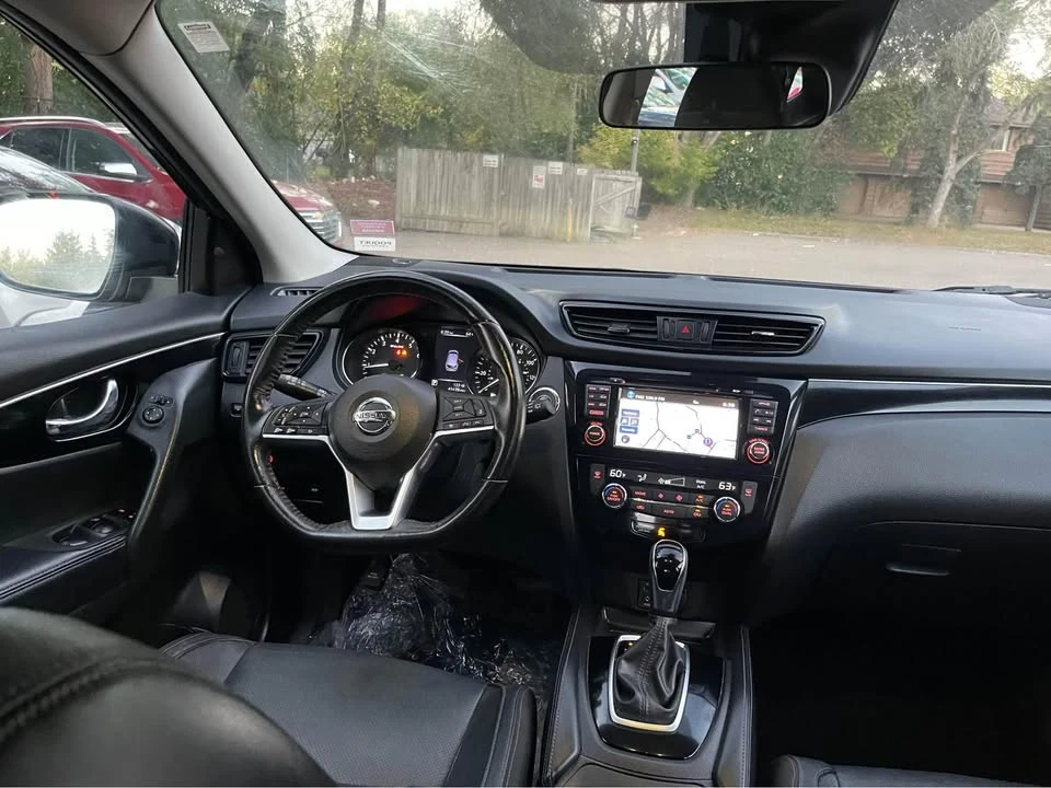 2017 Nissan Rogue - Image 7 of 19