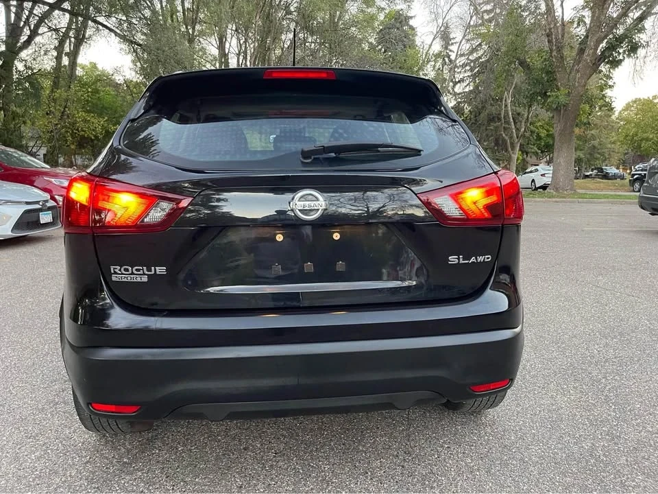 2017 Nissan Rogue - Image 14 of 19