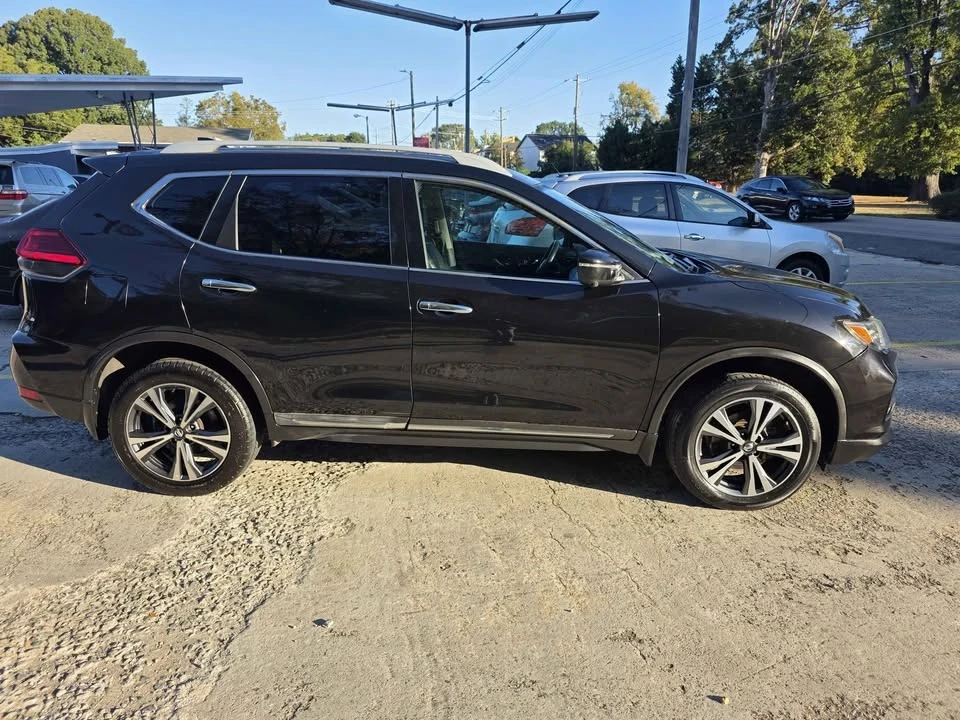 2017 Nissan Rogue - Image 6 of 19