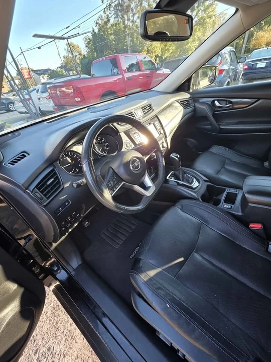 2017 Nissan Rogue - Image 5 of 19