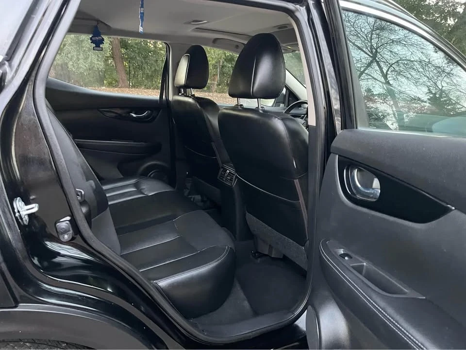 2017 Nissan Rogue - Image 9 of 19