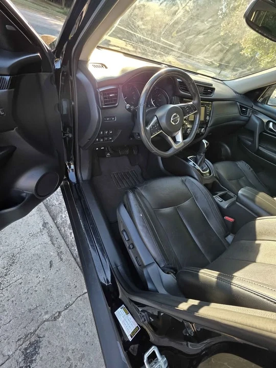 2017 Nissan Rogue - Image 17 of 19