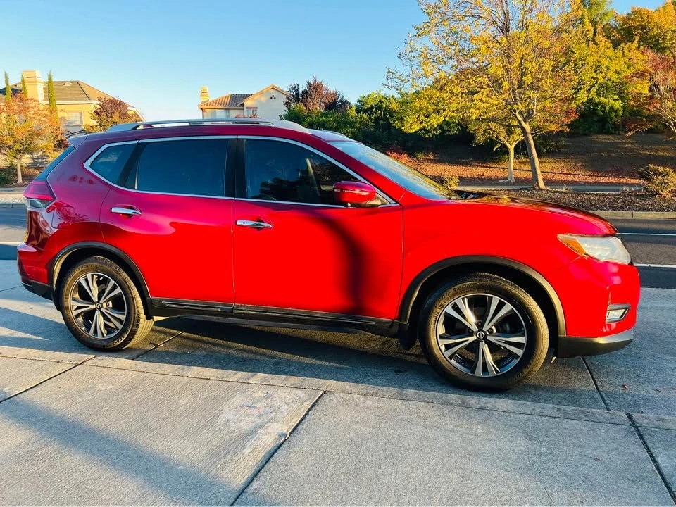 2017 Nissan Rogue - Image 4 of 15
