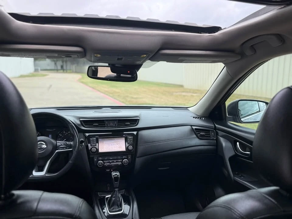 2017 Nissan Rogue - Image 3 of 5