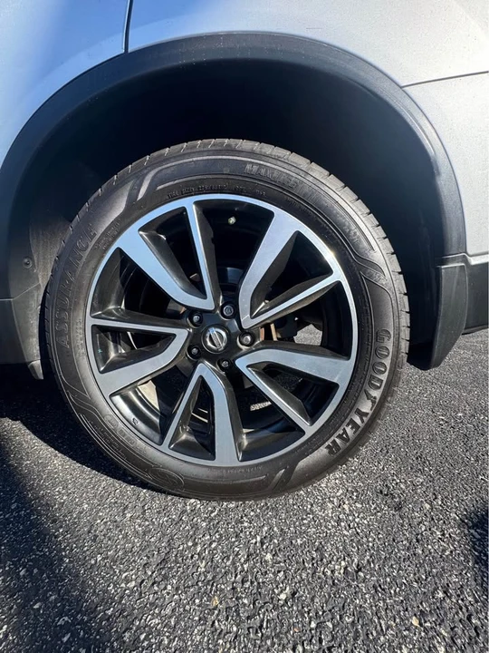 2017 Nissan Rogue - Image 5 of 20