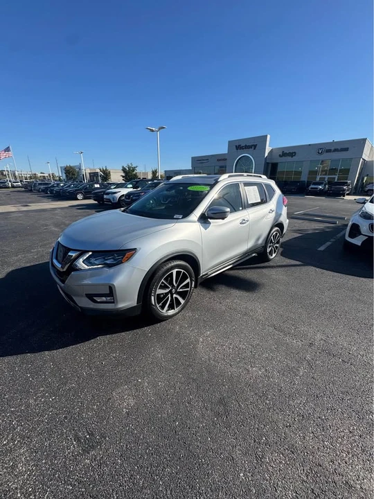2017 Nissan Rogue - Image 3 of 20