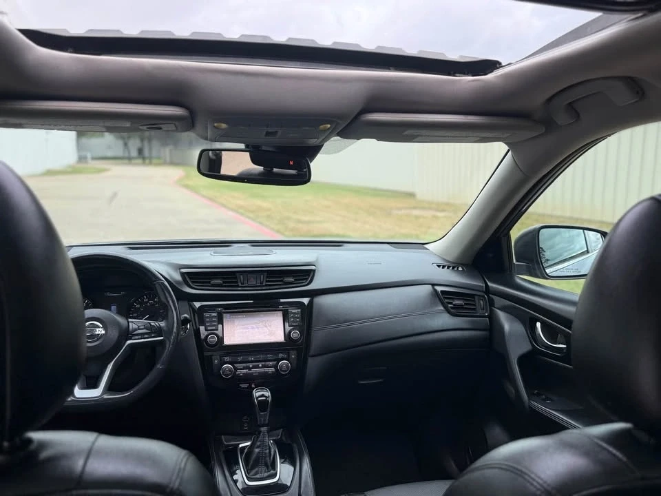 2017 Nissan Rogue - Image 2 of 6