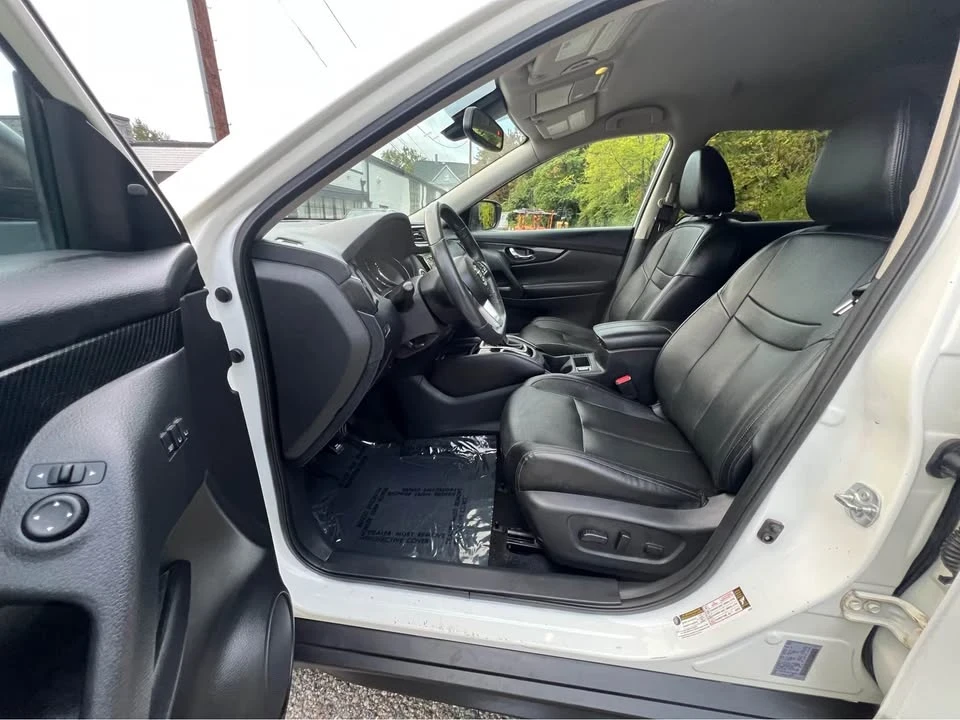 2017 Nissan Rogue - Image 12 of 20