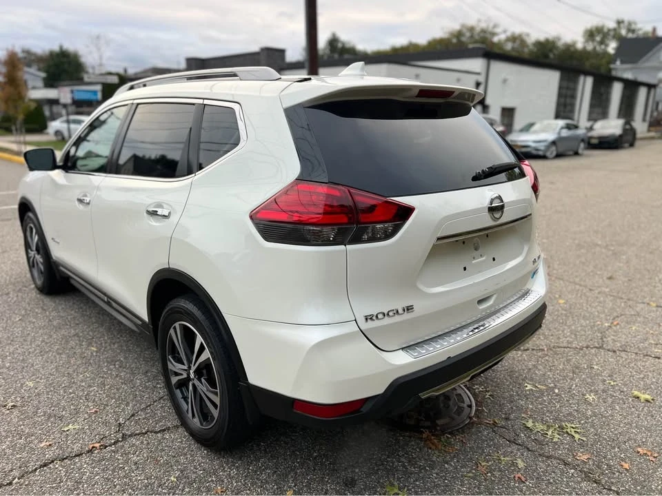 2017 Nissan Rogue - Image 7 of 20