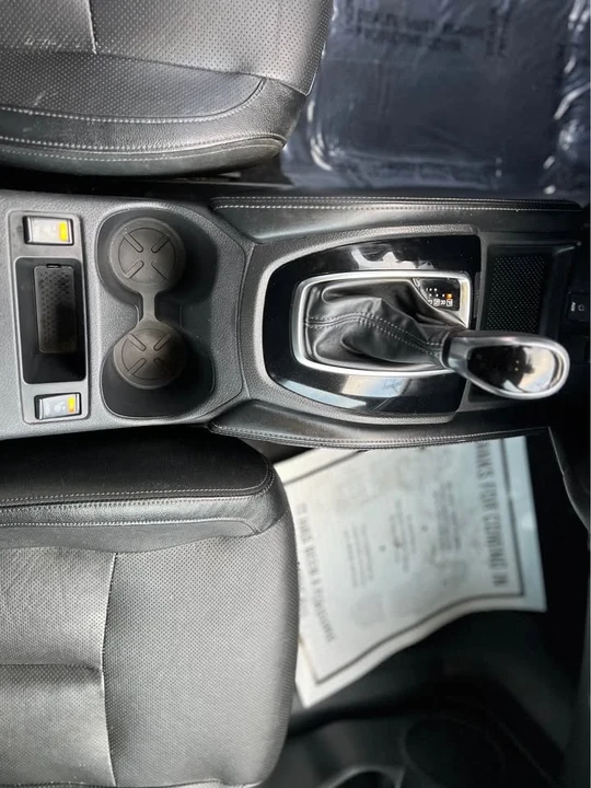 2017 Nissan Rogue - Image 17 of 20