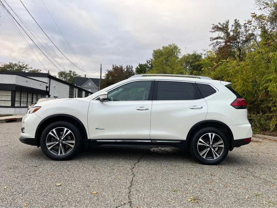 2017 Nissan Rogue - Image 5 of 20