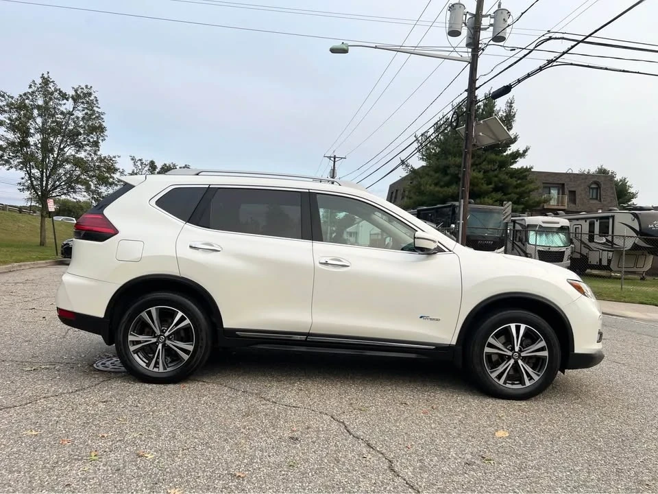 2017 Nissan Rogue - Image 4 of 20