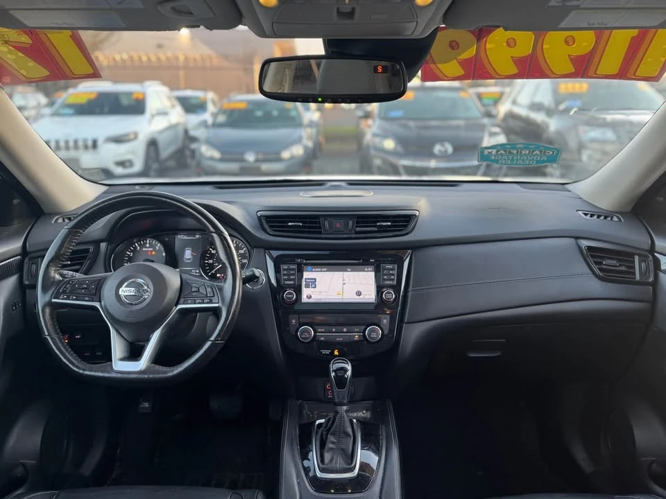 2017 Nissan Rogue - Image 12 of 19