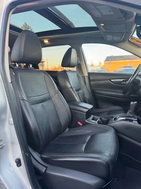 2017 Nissan Rogue - Image 7 of 19