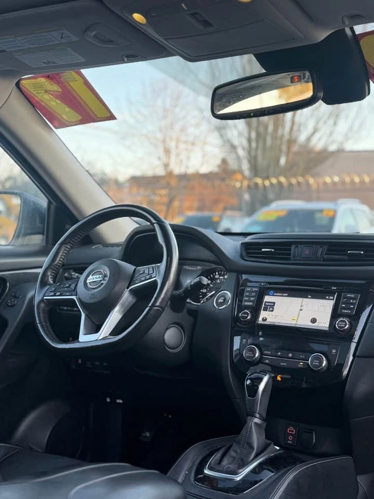 2017 Nissan Rogue - Image 3 of 19