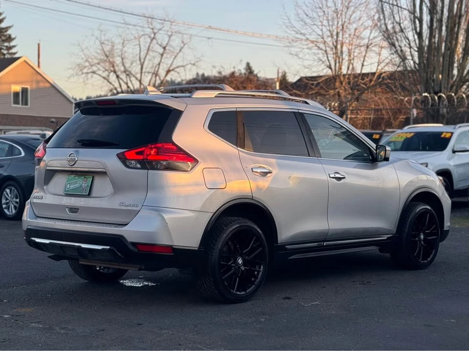 2017 Nissan Rogue - Image 4 of 19