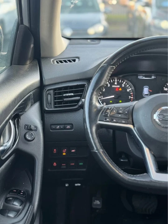 2017 Nissan Rogue - Image 14 of 19