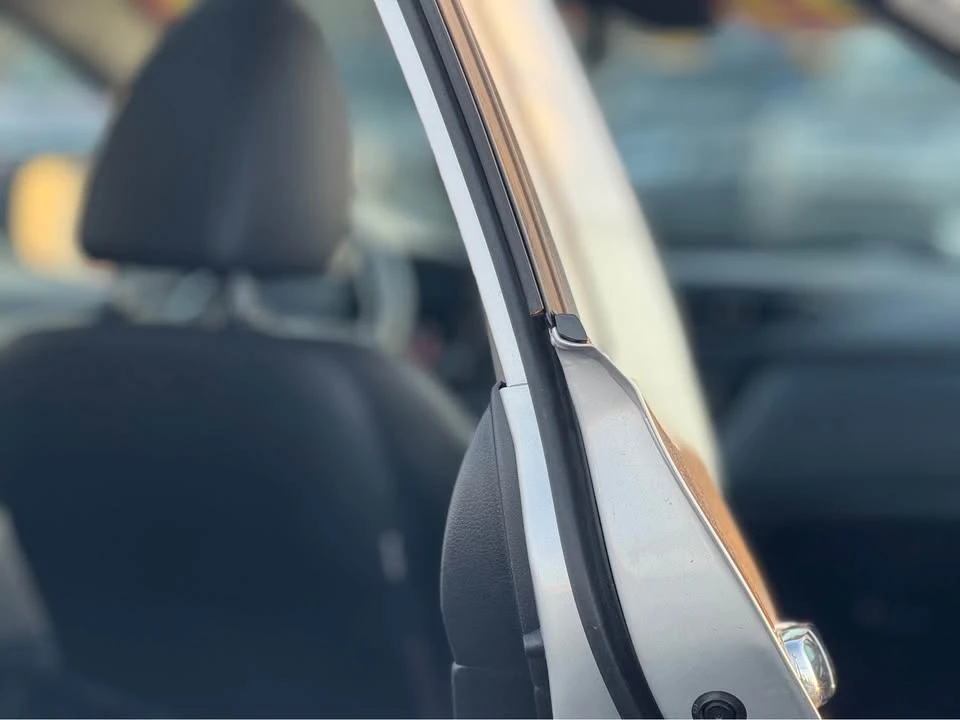 2017 Nissan Rogue - Image 5 of 19