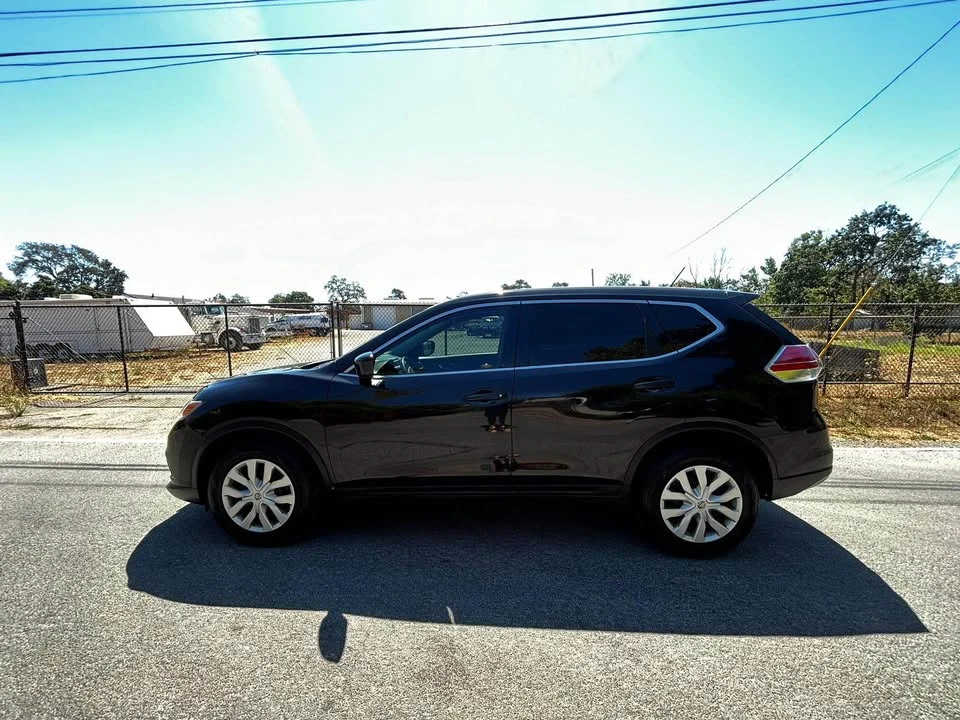 2017 Nissan Rogue - Image 5 of 11