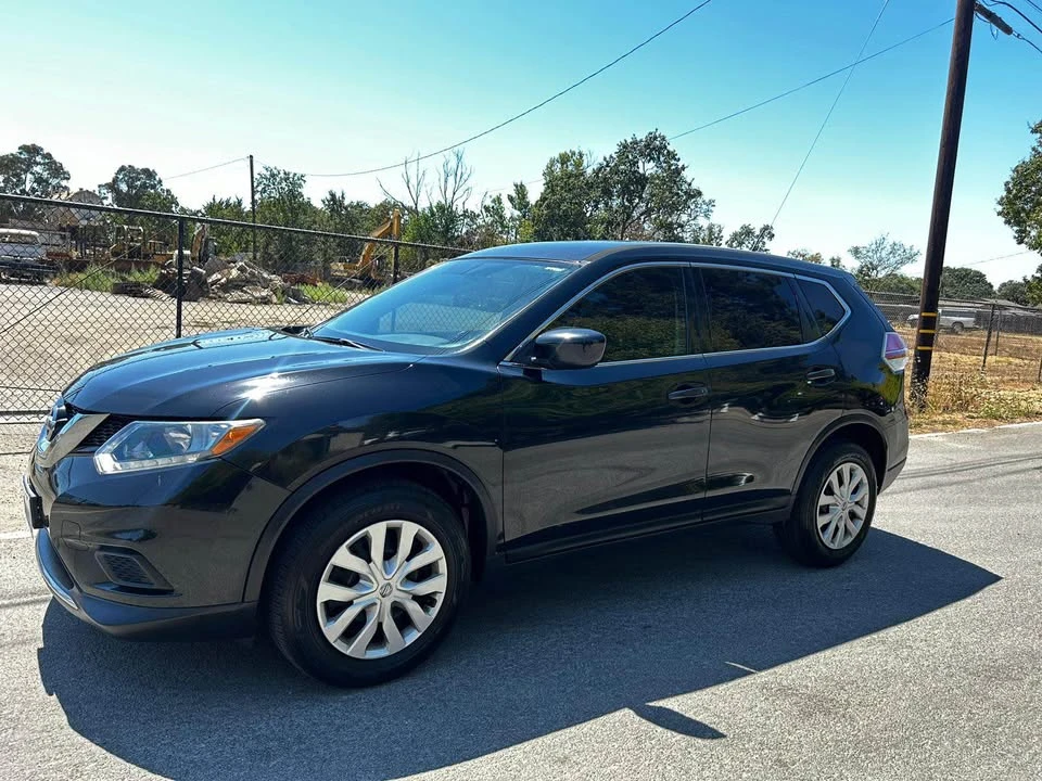 2017 Nissan Rogue - Image 4 of 11