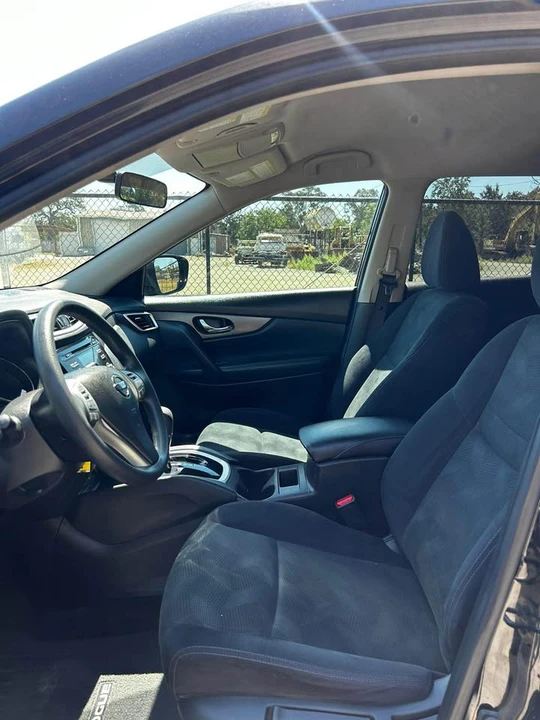 2017 Nissan Rogue - Image 7 of 11