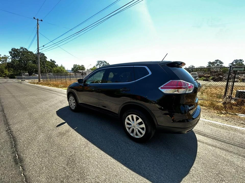 2017 Nissan Rogue - Image 6 of 11