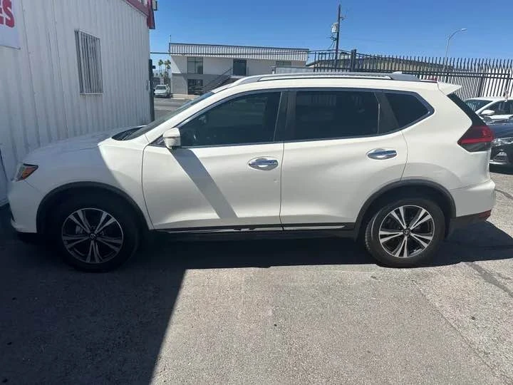 2017 Nissan Rogue - Image 7 of 17