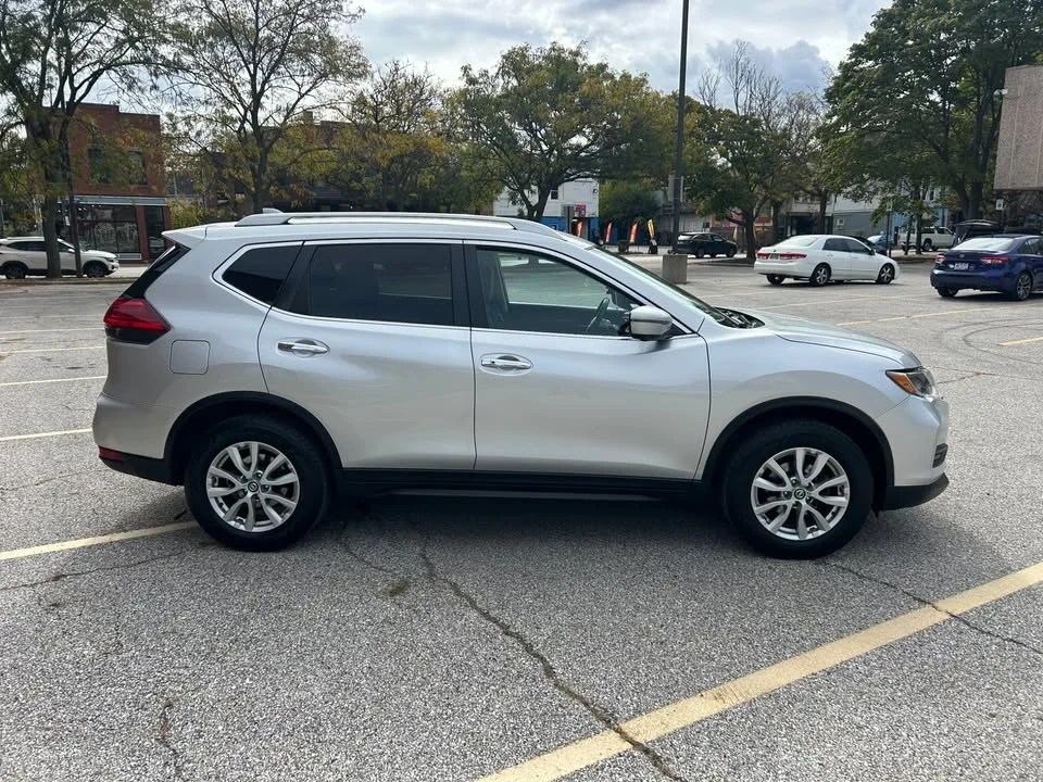 2017 Nissan Rogue - Image 6 of 19