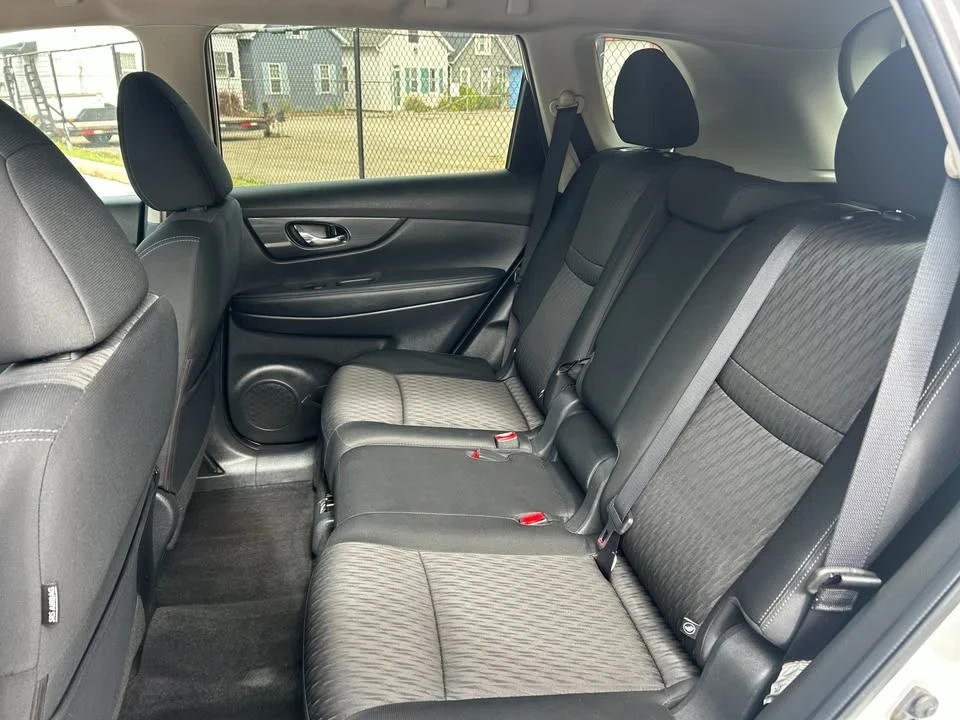 2017 Nissan Rogue - Image 12 of 19