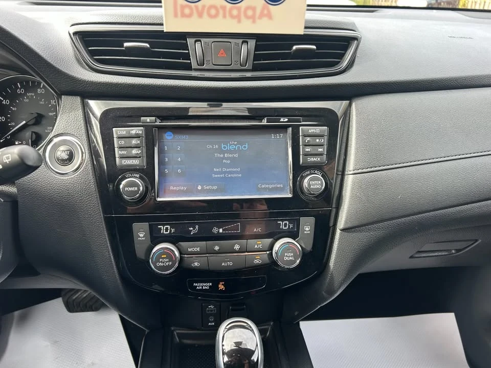 2017 Nissan Rogue - Image 18 of 19