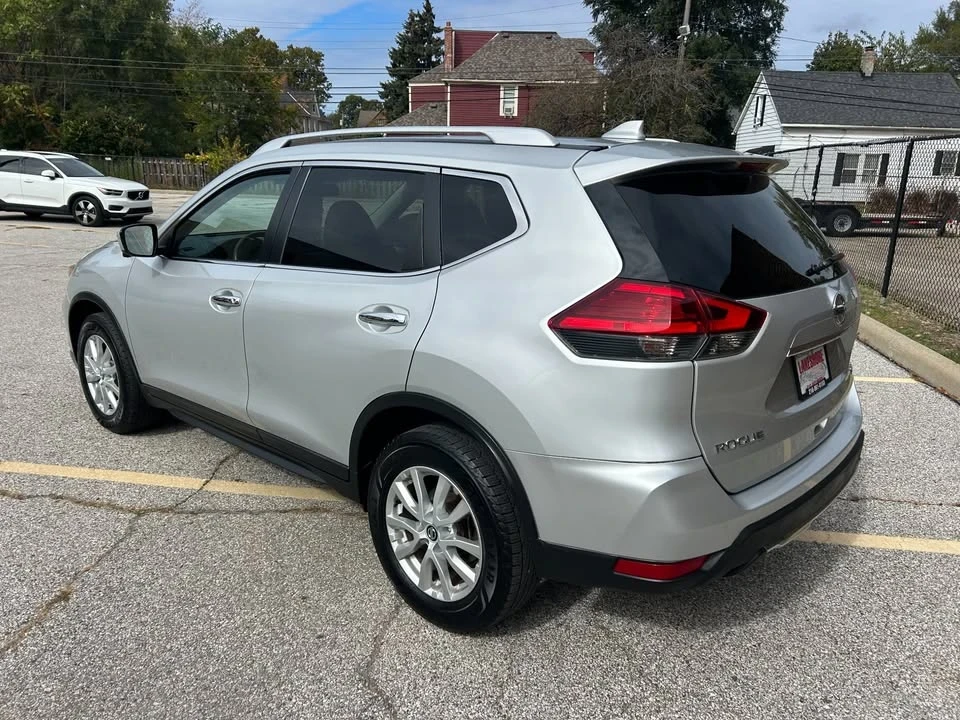 2017 Nissan Rogue - Image 3 of 19