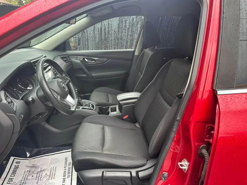 2017 Nissan Rogue - Image 9 of 13