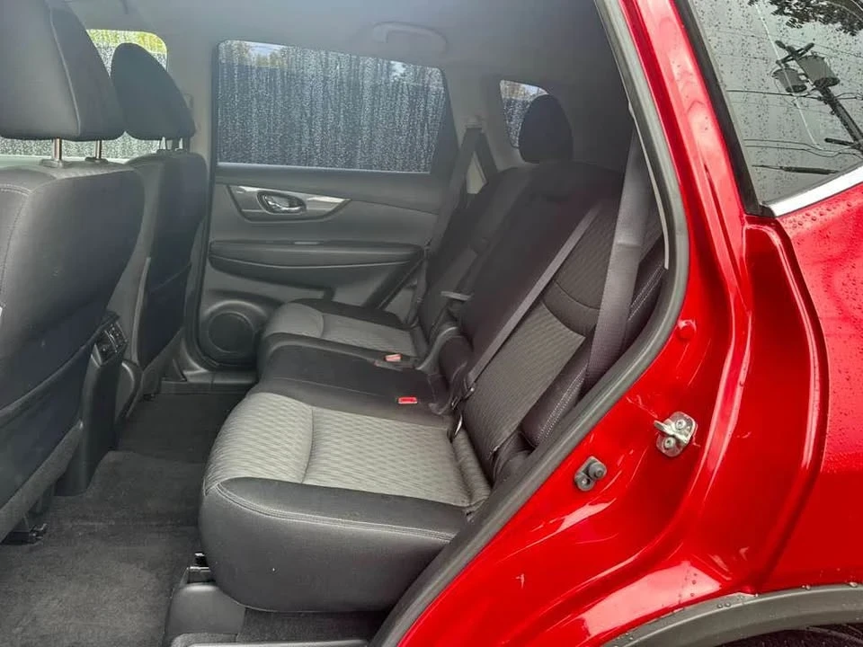 2017 Nissan Rogue - Image 10 of 13